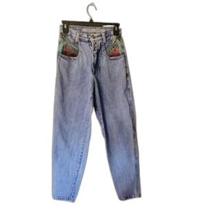 Zena vintage light wash tapered leg jeans size 5 inseam31.5 inches long